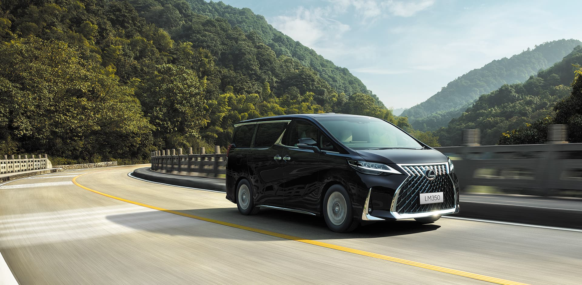 Lexus-LM-350